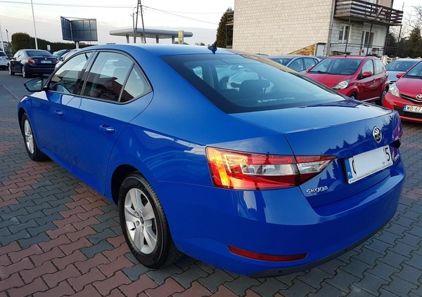 Skoda Superb cena 62900 przebieg: 156000, rok produkcji 2018 z Tarnów małe 301